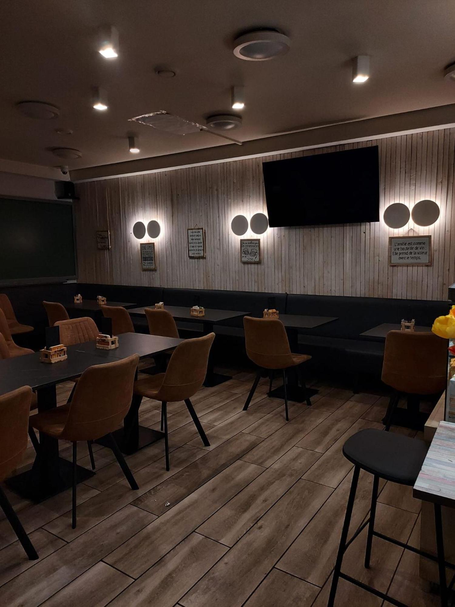 Le New Matinal Hotel La Louvière Екстериор снимка