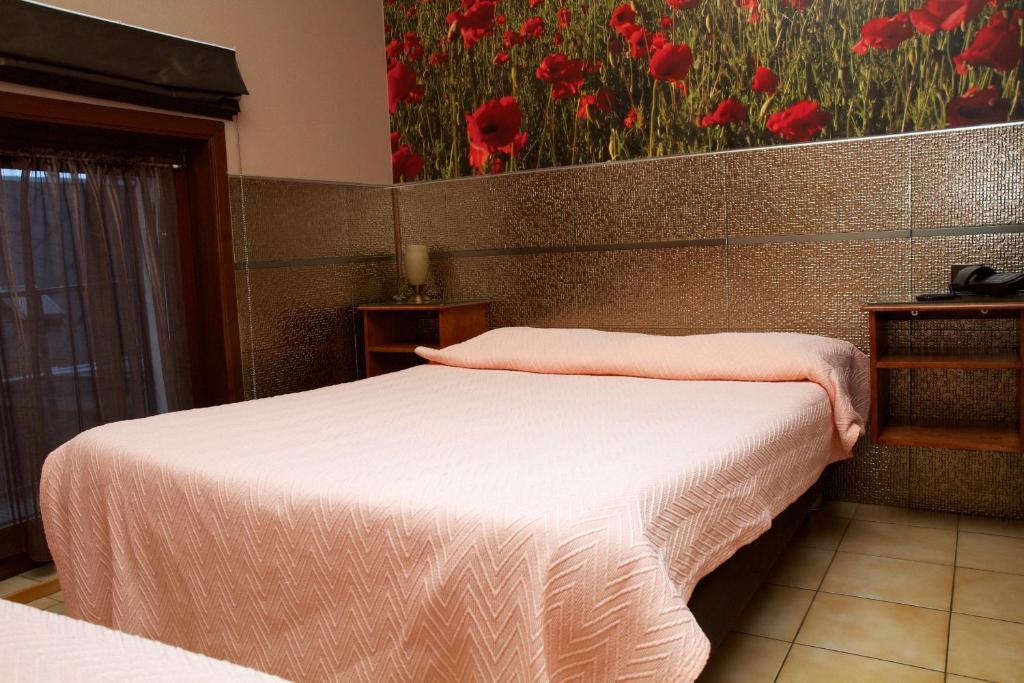 Le New Matinal Hotel La Louvière Стая снимка