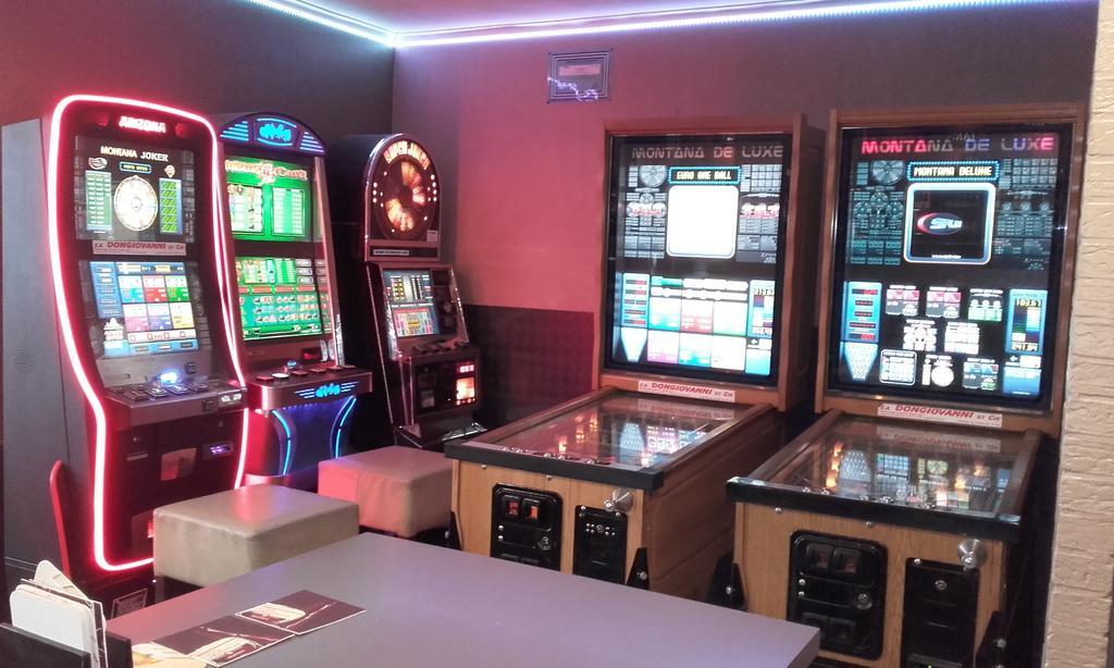 Le New Matinal Hotel La Louvière Екстериор снимка